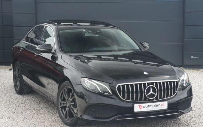 Mercedes-Benz Klasa E cena 136900 przebieg: 158000, rok produkcji 2017 z Dobczyce małe 211